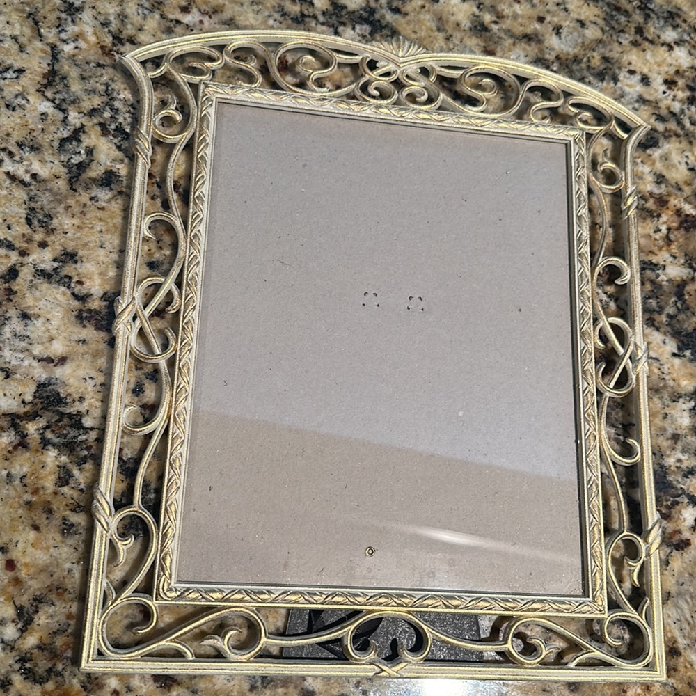 Vintage metal picture frame - Picture 4 of 10
